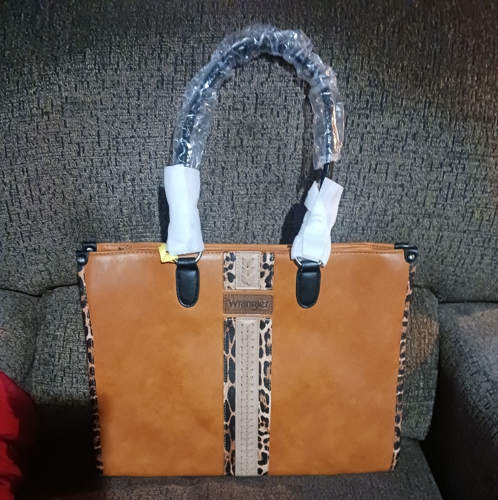 Wrangler Tan Tote Bag with Structured Design